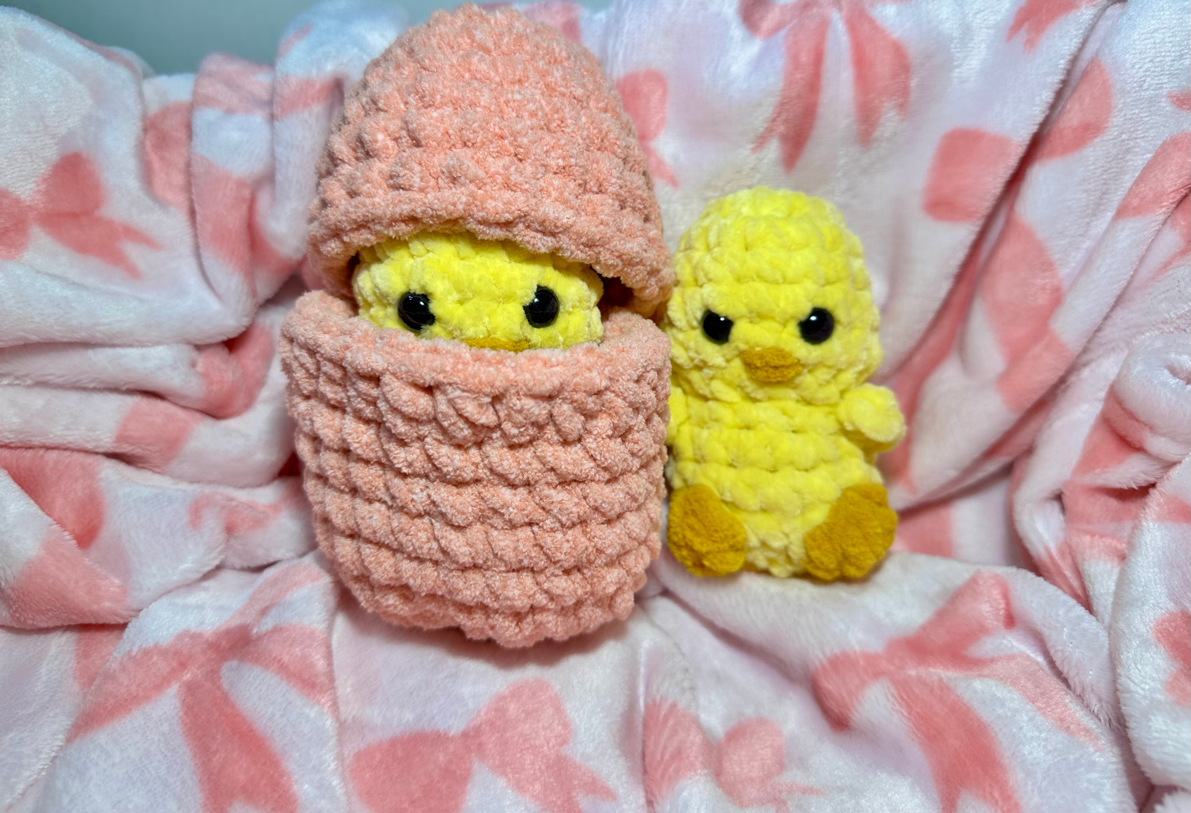 The Hutch Chicks — Pip in peach basket with Sunny beside