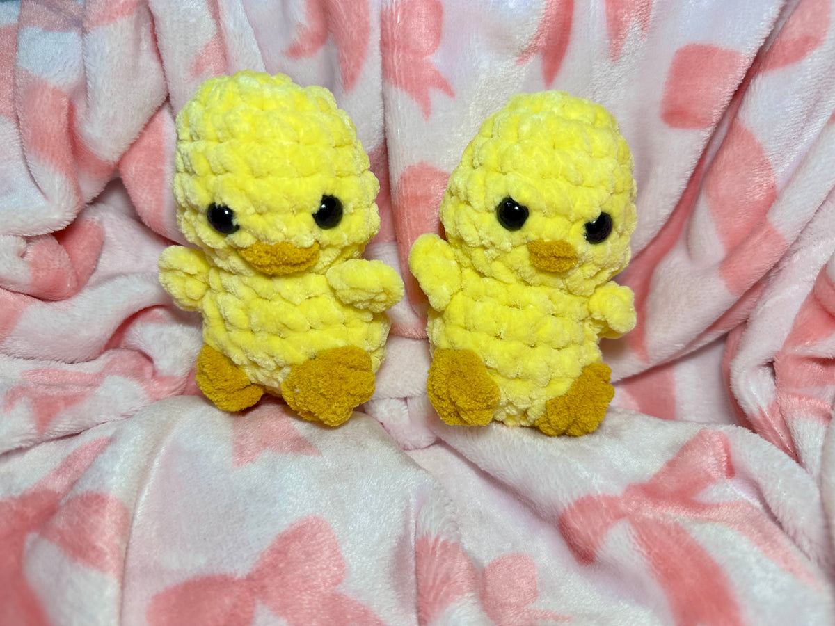 The Hutch Chicks — Sunny (Yellow) crochet plushies