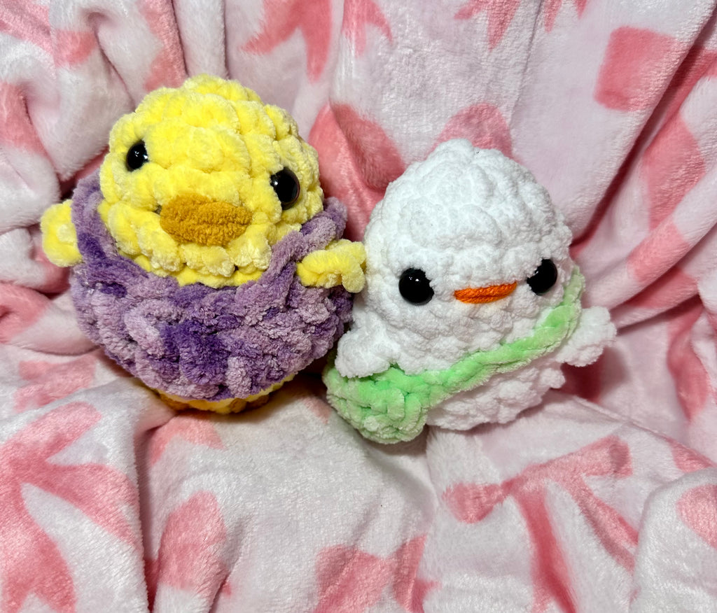 Hatchling the Baby Chick — close-up showing accessory details